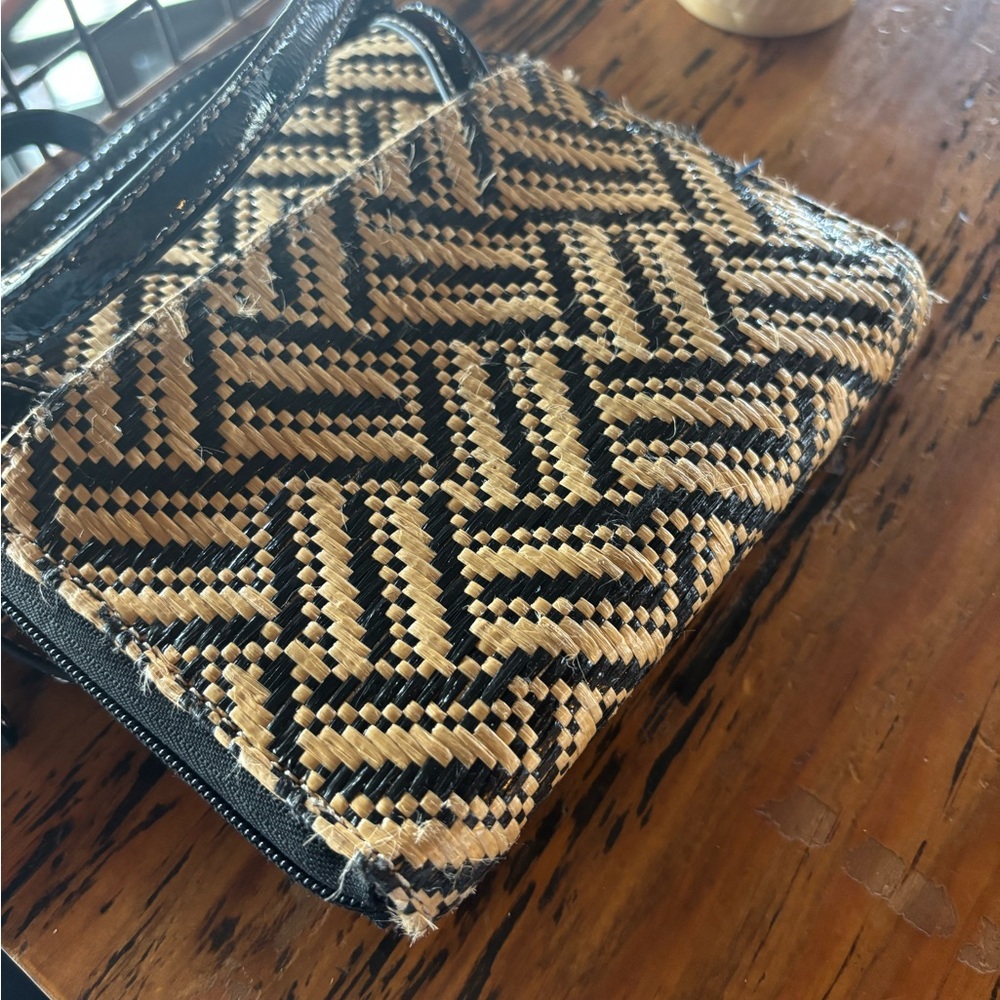 Nine West Black and Tan Crossbody Bag - Picture 4 of 5